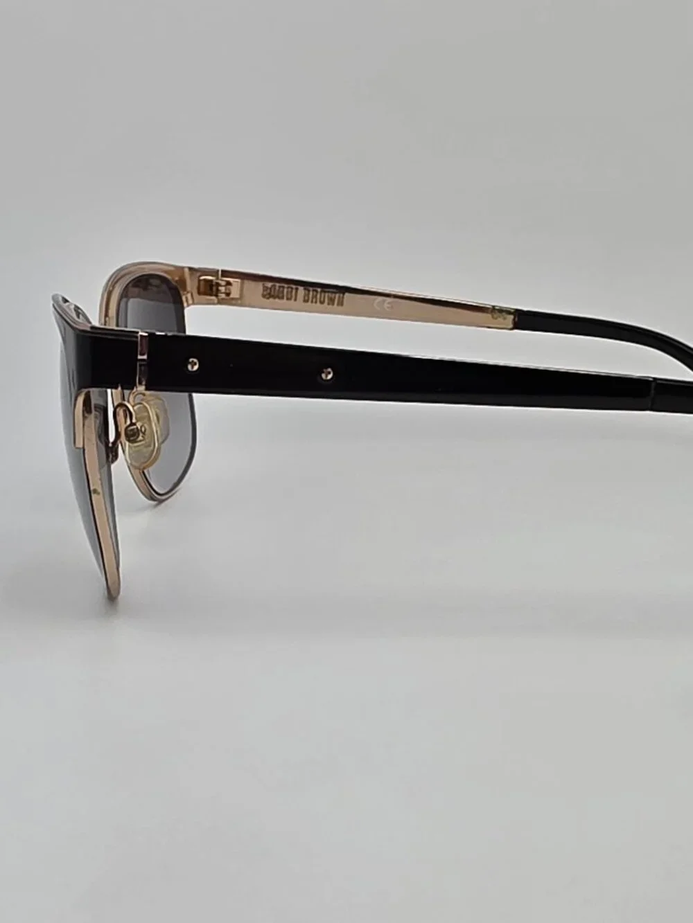 Bobbi Brown The Ruby 006 Black Gold Frame Grey Gradient Lens Cat Eye Sunglasses
